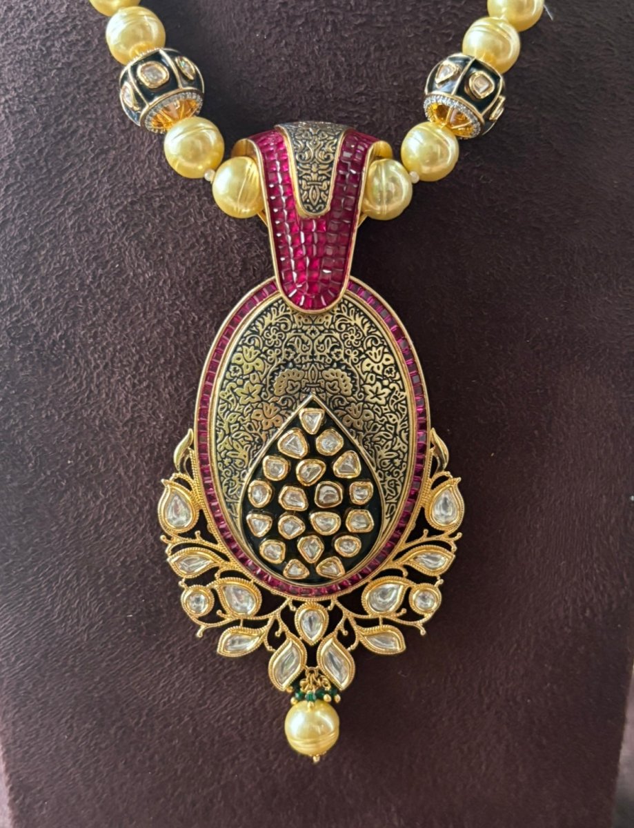 Exclusive Vilandi RubyPendant Set with matching earrings - MR Jewels